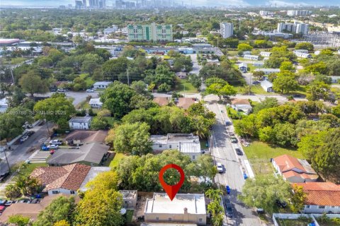 House in Miami, Florida 3 bedrooms, 140.47 sq.m. № 2392134 - photo 22