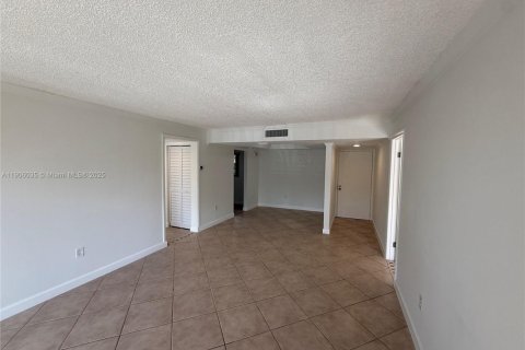 Copropriété à louer à Miami, Floride: 2 chambres, 86.12 m2 № 1956663 - photo 5