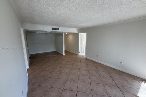 Copropriété à louer à Miami, Floride: 2 chambres, 86.12 m2 № 1956663 - photo 19