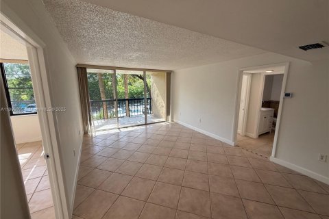 Copropriété à louer à Miami, Floride: 2 chambres, 86.12 m2 № 1956663 - photo 1