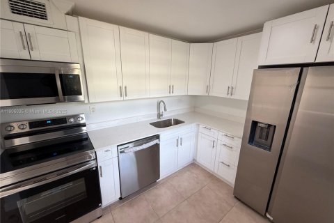 Copropriété à louer à Miami, Floride: 2 chambres, 86.12 m2 № 1956663 - photo 10