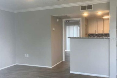Condominio en alquiler en Altamonte Springs, Florida, 1 dormitorio, 46.08 m2 № 2157932 - foto 9