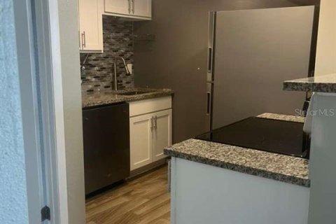 Condominio en alquiler en Altamonte Springs, Florida, 1 dormitorio, 46.08 m2 № 2157932 - foto 2