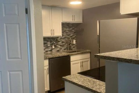 Condominio en alquiler en Altamonte Springs, Florida, 1 dormitorio, 46.08 m2 № 2157932 - foto 4