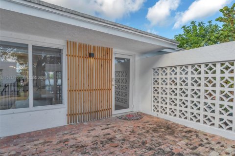 Villa ou maison à vendre à Pompano Beach, Floride: 3 chambres, 135.36 m2 № 1976648 - photo 4
