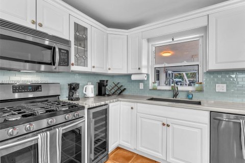 Villa ou maison à vendre à Pompano Beach, Floride: 3 chambres, 135.36 m2 № 1976648 - photo 14