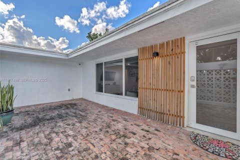 Villa ou maison à vendre à Pompano Beach, Floride: 3 chambres, 135.36 m2 № 1976648 - photo 5