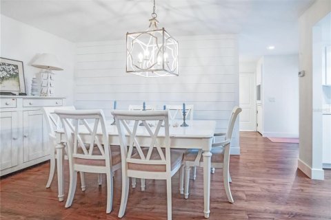 Condo in New Smyrna Beach, Florida, 2 bedrooms № 2258539 - photo 21