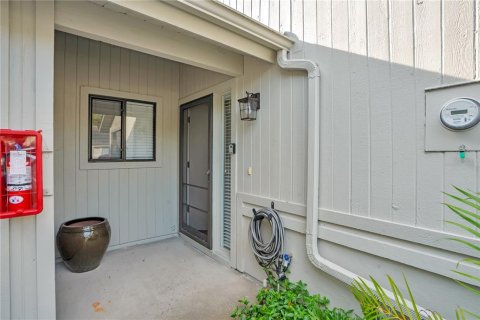 Condo in New Smyrna Beach, Florida, 2 bedrooms № 2258539 - photo 4