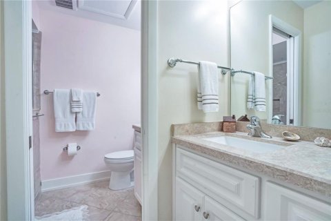 Condo in New Smyrna Beach, Florida, 2 bedrooms № 2258539 - photo 17