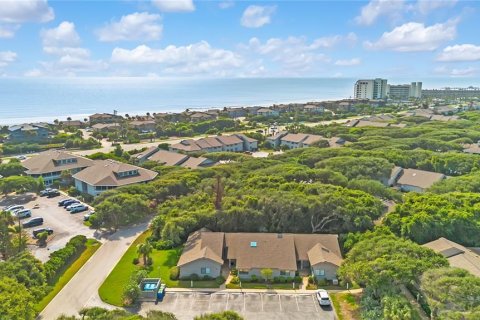 Condo in New Smyrna Beach, Florida, 2 bedrooms № 2258539 - photo 29