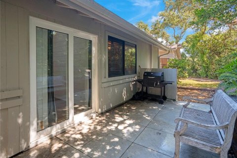 Condo in New Smyrna Beach, Florida, 2 bedrooms № 2258539 - photo 14