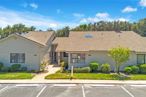 Condo in New Smyrna Beach, Florida, 2 bedrooms № 2258539 - photo 27