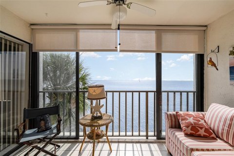 Condo in Titusville, Florida, 2 bedrooms  № 1827242 - photo 18
