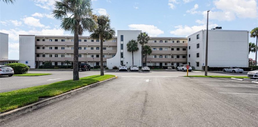Condo in Titusville, Florida, 2 bedrooms № 1827242