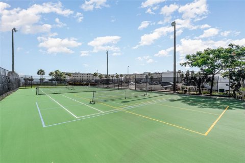 Condo in Titusville, Florida, 2 bedrooms  № 1827242 - photo 21