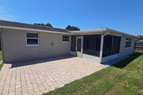 House in Holiday, Florida 3 bedrooms, 148.27 sq.m. № 1903780 - photo 11