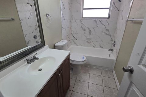 House in Holiday, Florida 3 bedrooms, 148.27 sq.m. № 1903780 - photo 9