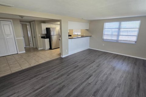 House in Holiday, Florida 3 bedrooms, 148.27 sq.m. № 1903780 - photo 2