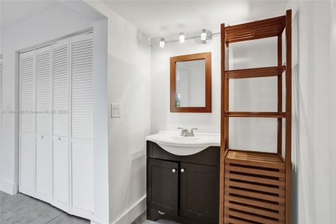 House in Aventura, Florida 1 bedroom, 81.01 sq.m. № 1954161 - photo 24