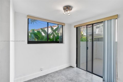 House in Aventura, Florida 1 bedroom, 81.01 sq.m. № 1954161 - photo 11