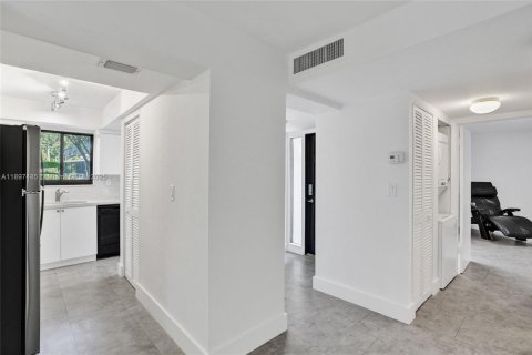 House in Aventura, Florida 1 bedroom, 81.01 sq.m. № 1954161 - photo 20