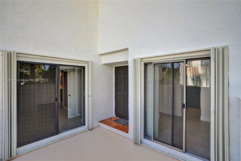 House in Aventura, Florida 1 bedroom, 81.01 sq.m. № 1954161 - photo 17