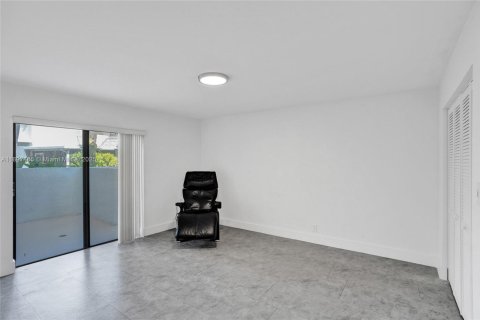 House in Aventura, Florida 1 bedroom, 81.01 sq.m. № 1954161 - photo 23