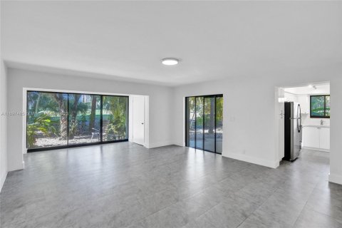 House in Aventura, Florida 1 bedroom, 81.01 sq.m. № 1954161 - photo 3