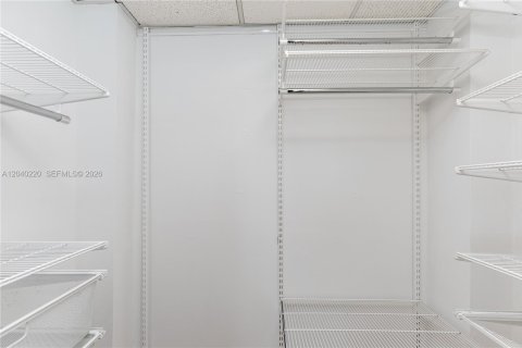 Condo in North Miami Beach, Florida, 1 bedroom  № 2086607 - photo 24