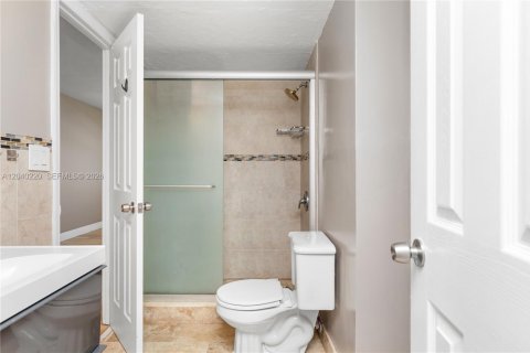 Condo in North Miami Beach, Florida, 1 bedroom  № 2086607 - photo 26