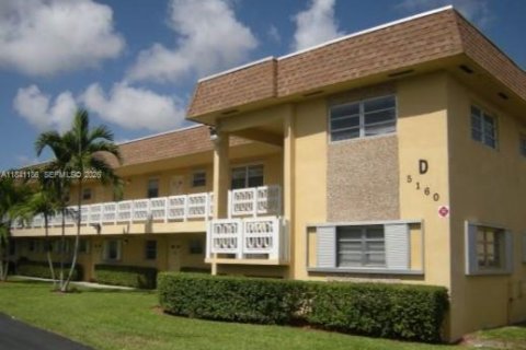 Condominio en Dania Beach, Florida, 2 dormitorios  № 2031751