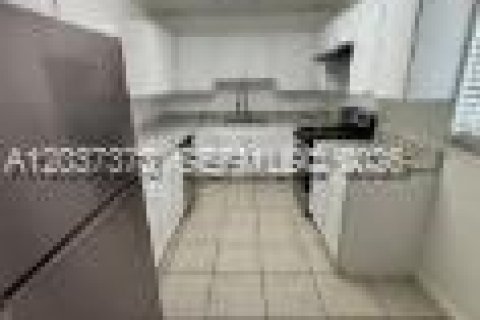 Appartement à louer à Sunrise, Floride: 2 chambres, 132.39 m2 № 2087521 - photo 5