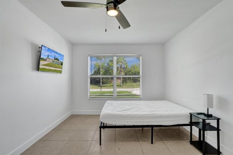 Commercial property in Riviera Beach, Florida 202.16 sq.m. № 2190442 - photo 18