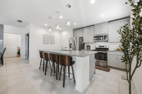 Villa ou maison à vendre à Kissimmee, Floride: 4 chambres, 200.2 m2 № 2294492 - photo 16