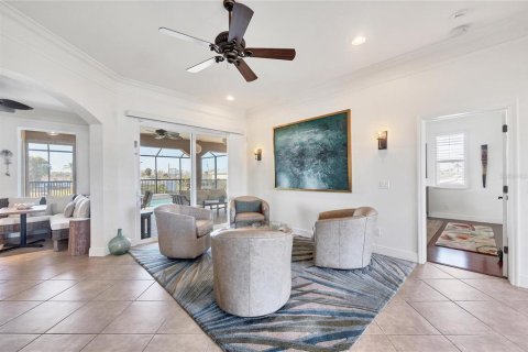 House in Englewood, Florida 3 bedrooms, 226.12 sq.m. № 1722983 - photo 4