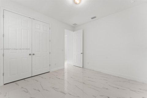 House in Saint Cloud, Florida 5 bedrooms № 1850582 - photo 23