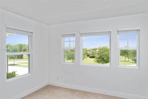 House in Saint Cloud, Florida 5 bedrooms № 1850582 - photo 8