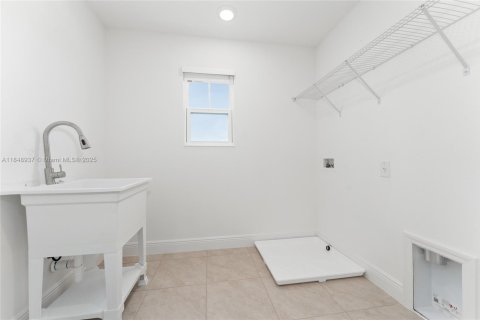 House in Saint Cloud, Florida 5 bedrooms № 1850582 - photo 14