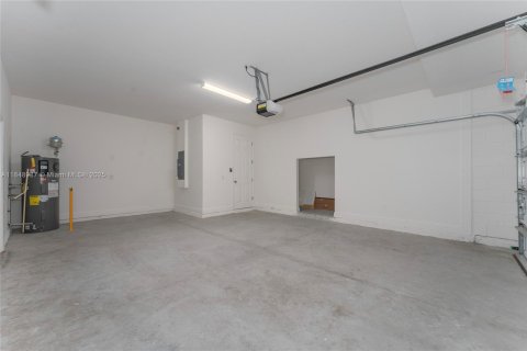 House in Saint Cloud, Florida 5 bedrooms № 1850582 - photo 25