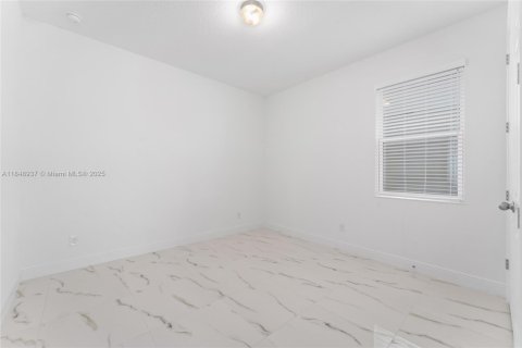 House in Saint Cloud, Florida 5 bedrooms № 1850582 - photo 16