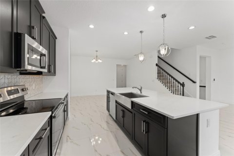 House in Saint Cloud, Florida 5 bedrooms № 1850582 - photo 6