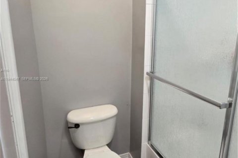 Townhouse in Homestead, Florida 3 bedrooms, 141.03 sq.m. № 2000865 - photo 11