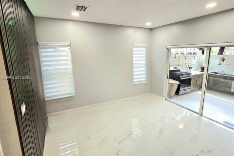 Townhouse in Homestead, Florida 3 bedrooms, 141.03 sq.m. № 2000865 - photo 4