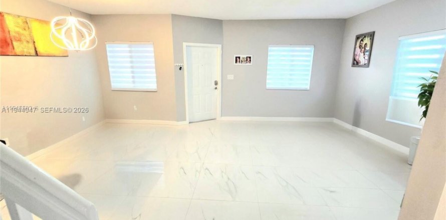 Townhouse in Homestead, Florida 3 bedrooms, 141.03 sq.m. № 2000865