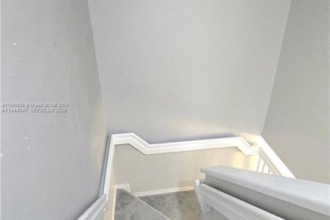 Townhouse in Homestead, Florida 3 bedrooms, 141.03 sq.m. № 2000865 - photo 6