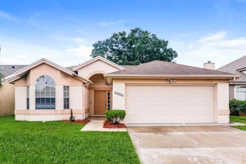 House in Orlando, Florida 3 bedrooms, 142.14 sq.m. № 2367407