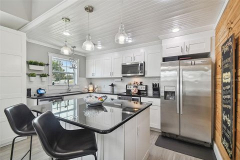 Casa en venta en Tampa, Florida, 3 dormitorios, 193.05 m2 № 1648742 - foto 17