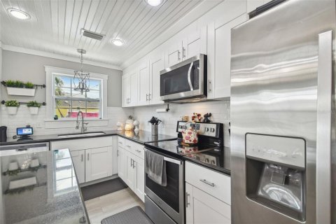 Casa en venta en Tampa, Florida, 3 dormitorios, 193.05 m2 № 1648742 - foto 18