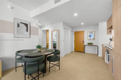 Condo in Miami, Florida, 1 bedroom  № 2026283 - photo 8